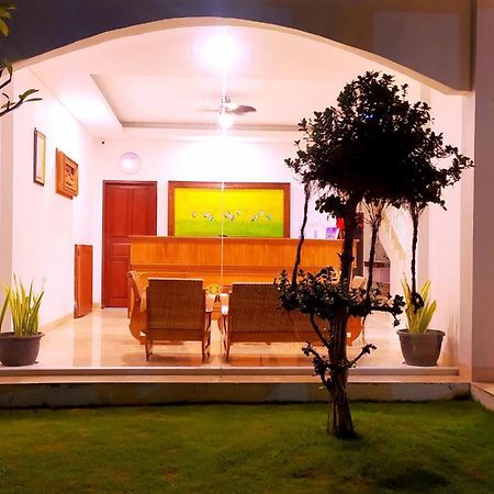 Puri Lovina Hotel Ngoại thất bức ảnh