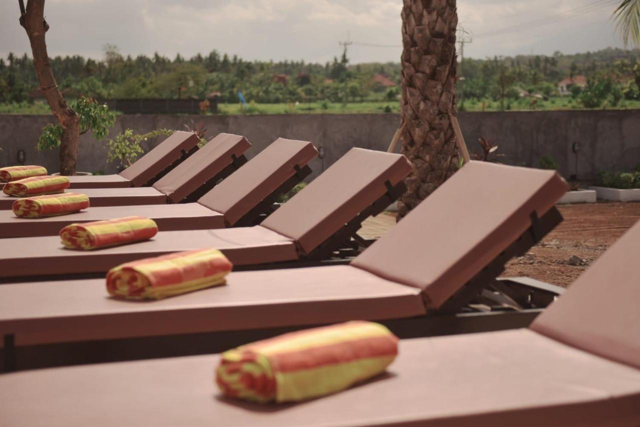 Puri Lovina Hotel Ngoại thất bức ảnh
