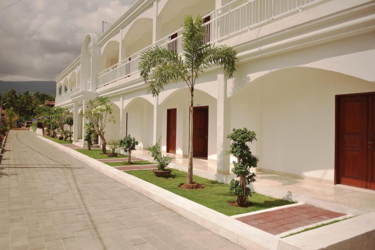 Puri Lovina Hotel Ngoại thất bức ảnh
