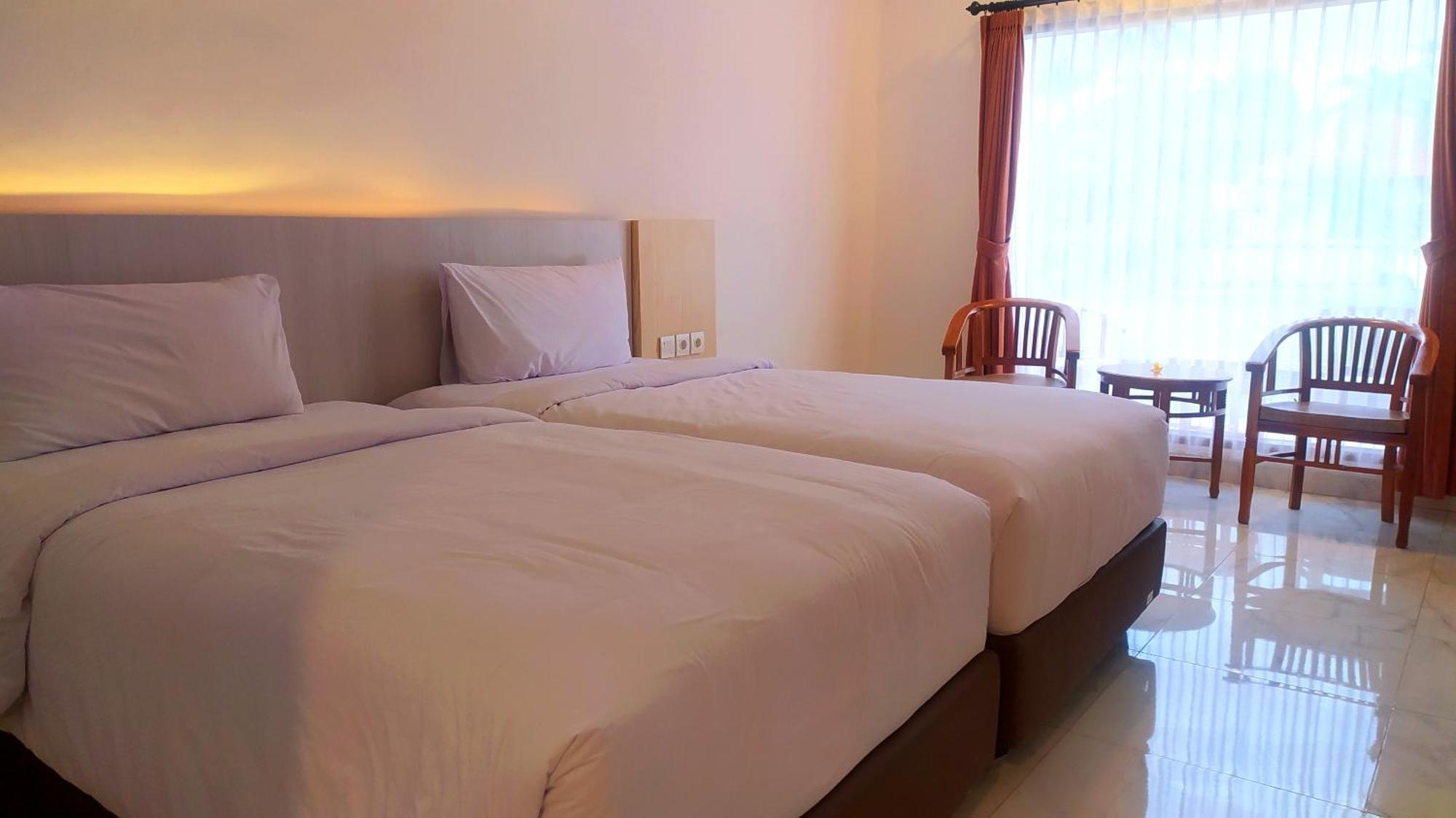 Puri Lovina Hotel Ngoại thất bức ảnh