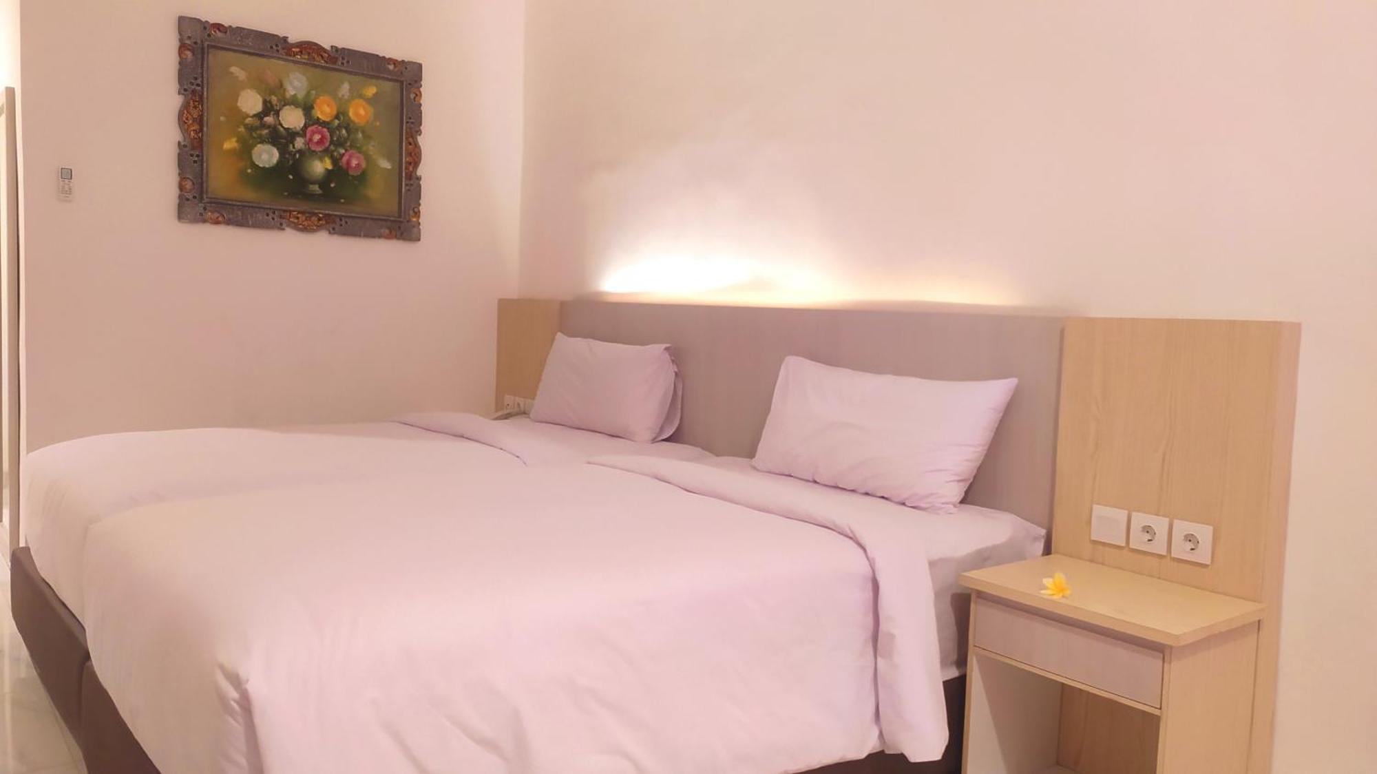 Puri Lovina Hotel Ngoại thất bức ảnh