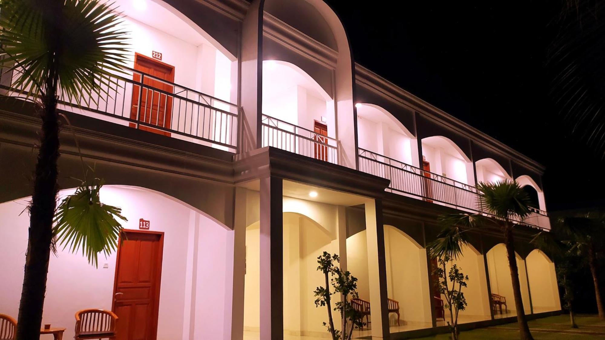 Puri Lovina Hotel Ngoại thất bức ảnh